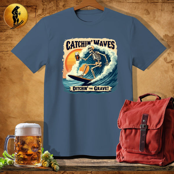 MyDesigns Physical Item Navy Heather / S Catchin' Waves T-Shirt
